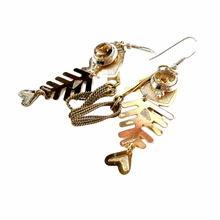 Load image into Gallery viewer, Fisheye Fisheye Statement Earrings [Pierced]
